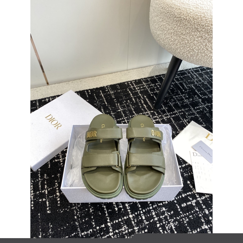 Ch*el slippers
